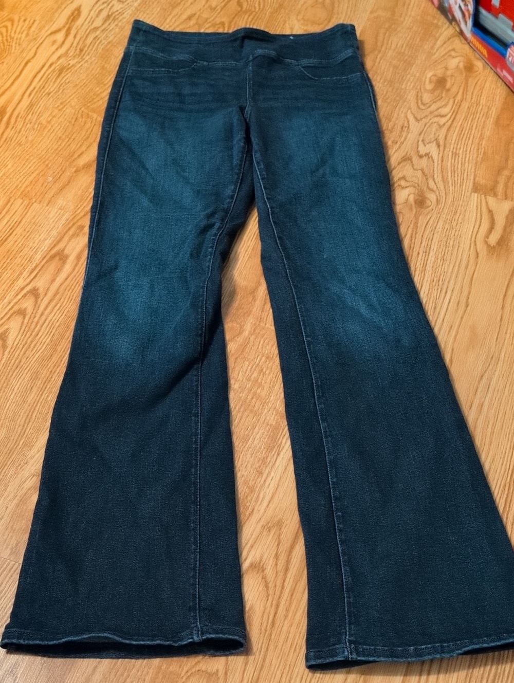 NWOT American Eagle Outfitters Pull On Dark Blue Flare Jeans Sz Small